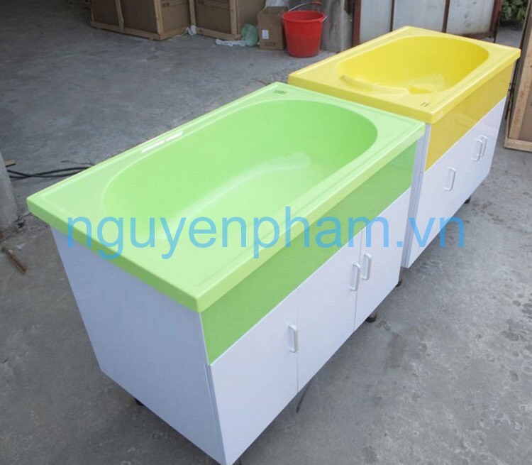 TỦ TẮM TRÁNG TRẺ EM KW-02